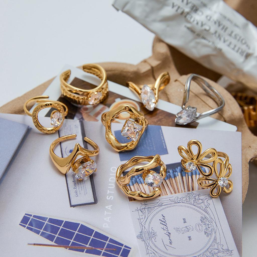 Minimalist Geometric Zircon Hollow Circular Ring for Women Stainless Steel Hammer Pattern Flower Jewelry