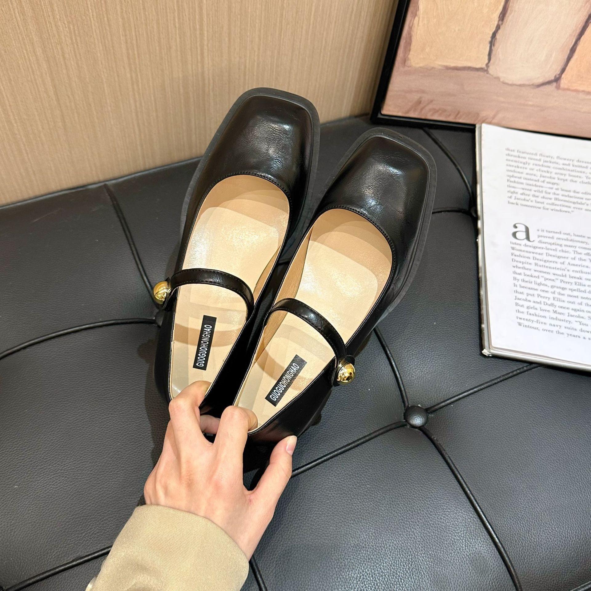 

Large size square head shoes, new models with shallow mouth women s 2025 Mary leather shoes, spring Korean version of single shoes, uniform retr 43 чорний