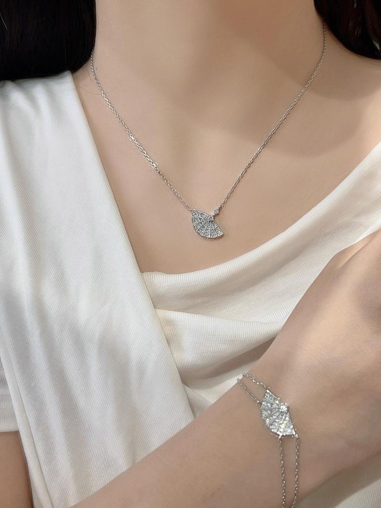Silver Diamond Fan Necklace: Luxurious 925 Sterling Silver Pendant with Clavicle Chain for Women