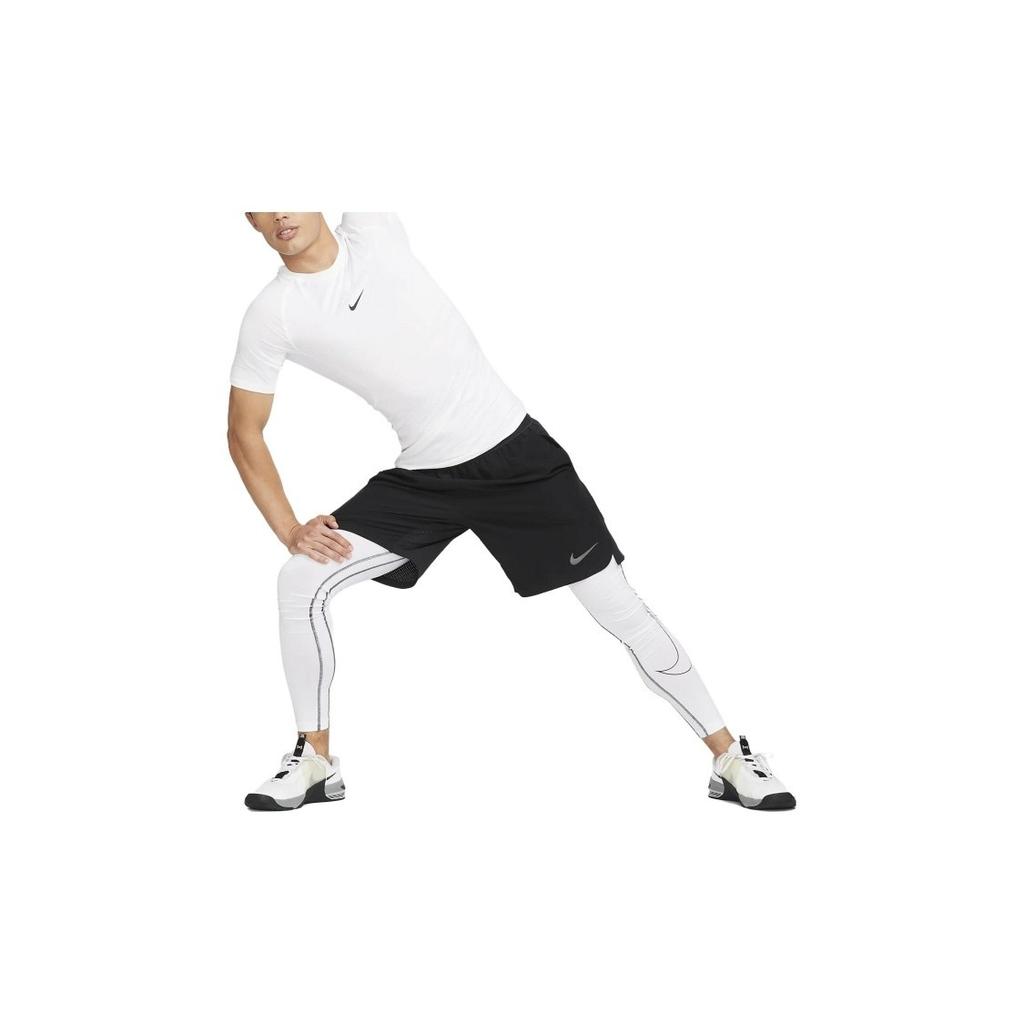 Nike Men's Solid Slim Fit Crew Neck Short Sleeve T-Shirt in White