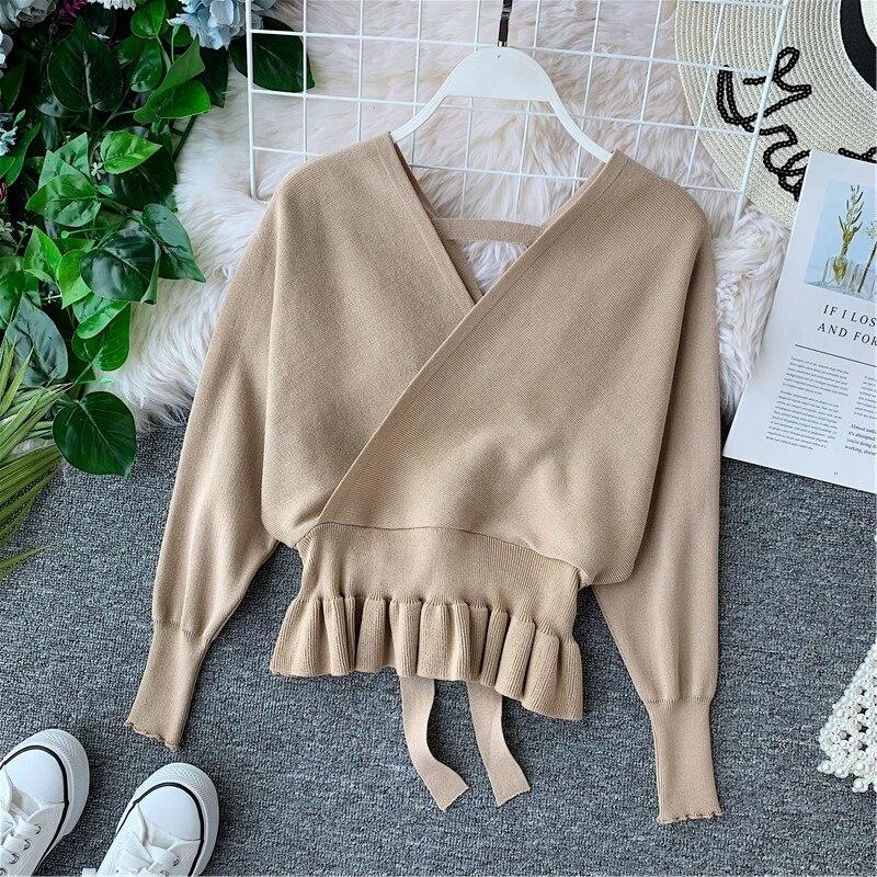 Autumn/winter Sexy V-neck Bat Sleeve Knit Slimming Short Sweater