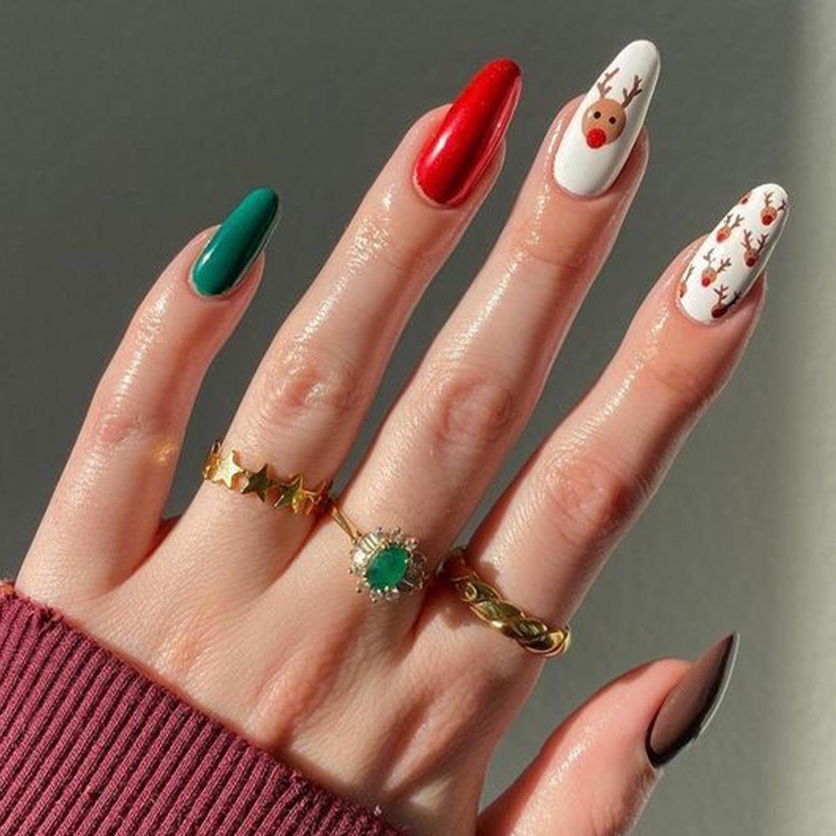 Almond-Shaped Wearable Nails: Christmas Cartoon Deer Head Design, 30 Pieces Glue Version