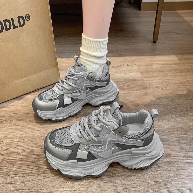 Campus style thick-soled dad shows feet shoes women's 2025 new autumn and summer retro heightening explosion casual sports shoe cloth