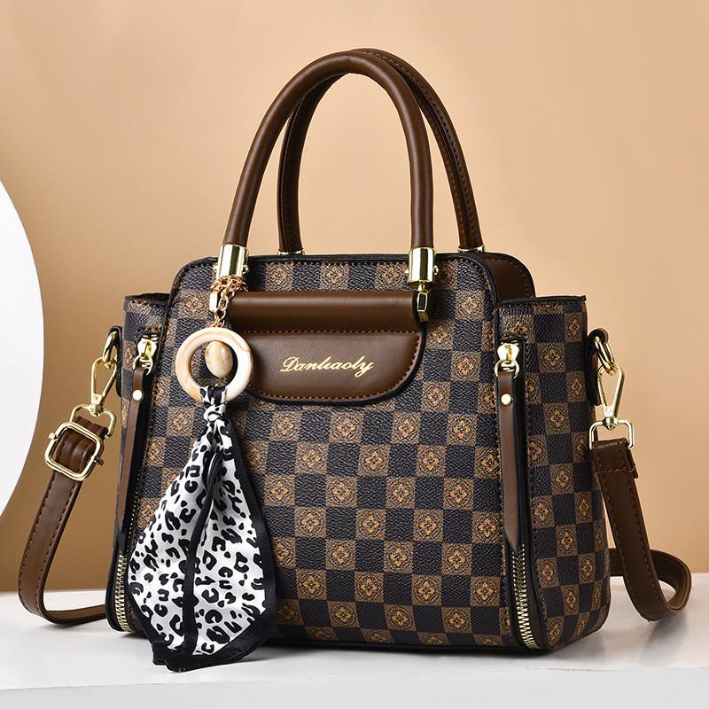 Chic Quilted Bucket Bag For Women Spacious And Stylish Pu Tote With Versatile Design
