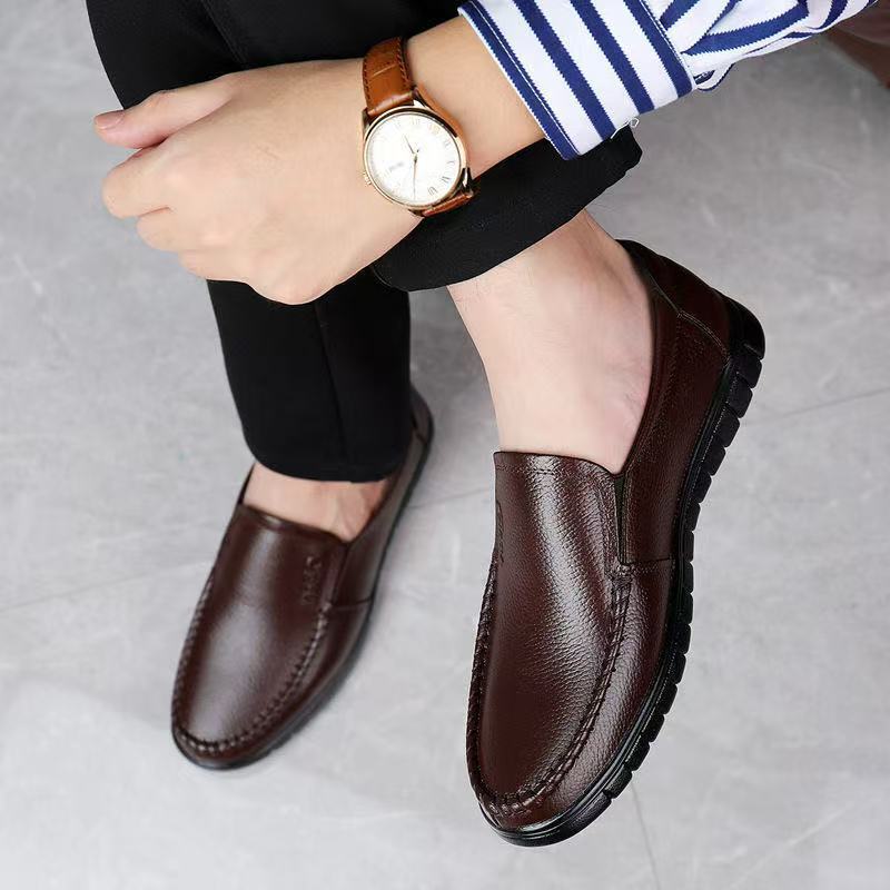 Men's autumn new versatile breathable casual middle-aged and elderly one-pedal soft leather casual business hotel black leather shoes