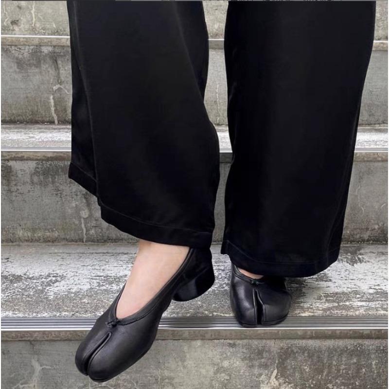 Fashion Spring Women Low-heel Split Toe Shoes Soft Leather Shallow Slip On Women Mary Janes Single Shoes Tabis Retro Ballet Shoes