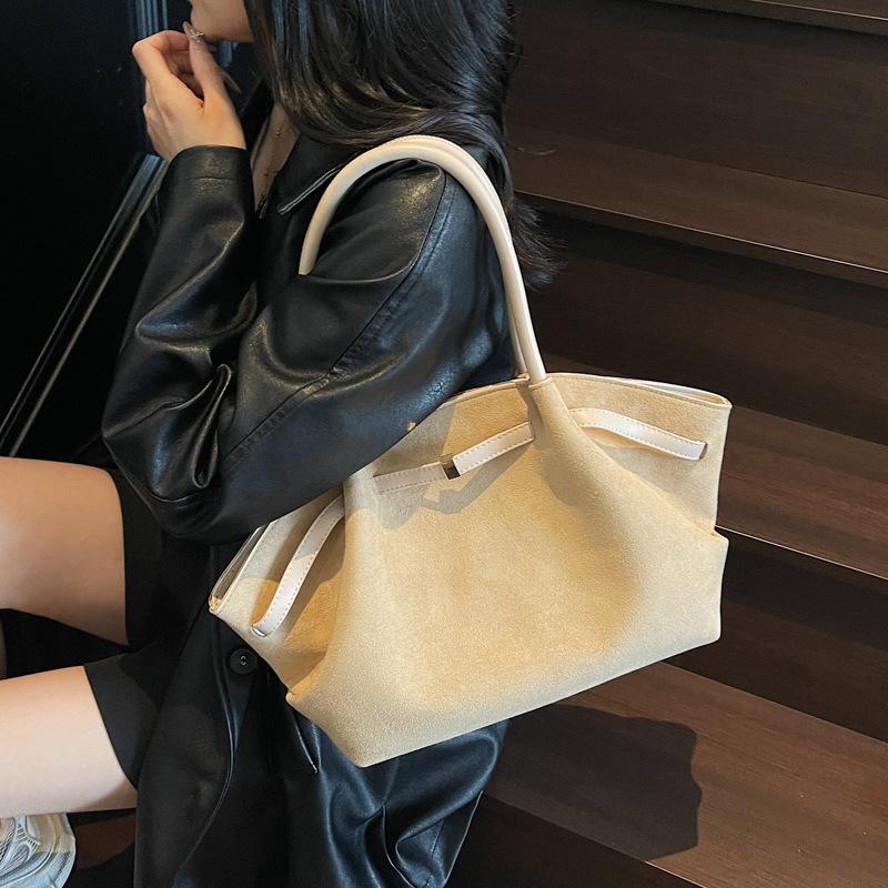 Premium Bag Women's 2025 New Popular Fashion Super Fire Shoulder Bag Large Capacity Tote Bag Commuter Bag