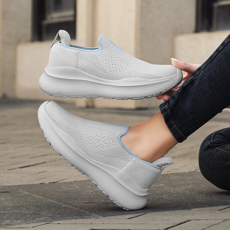 Large Size New Lightweight Sports Shoes Spring and Autumn Casual Couple Running Shoes Walking Shoes