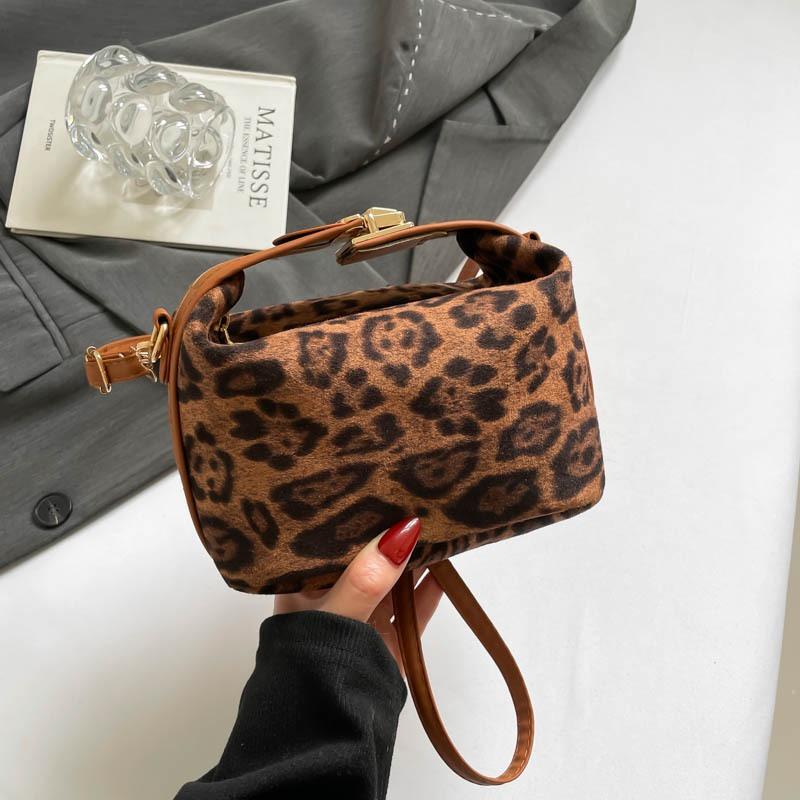 

Сегодняшняя популярная сумка большой вместимости с леопардовым принтом, женская новая осенняя простая сумка-мессенджер, сумка-тоут на плечо для通勤 коричневый