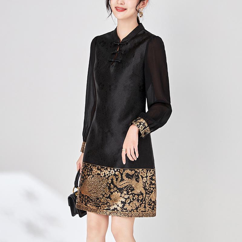 

Весеннее ретро-платье из жаккарда золотого цвета с китайской пуговицей L