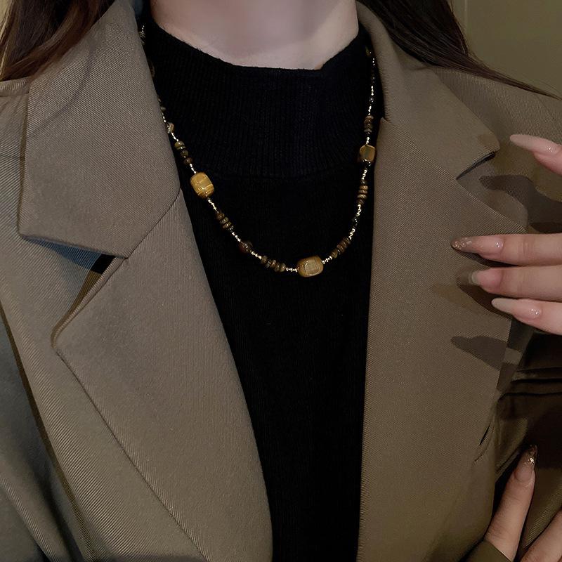 18k vergoldete Tigerauge Perlenanhänger Halskette - Retro Schlüsselbeinkette für Herbst/Winter.