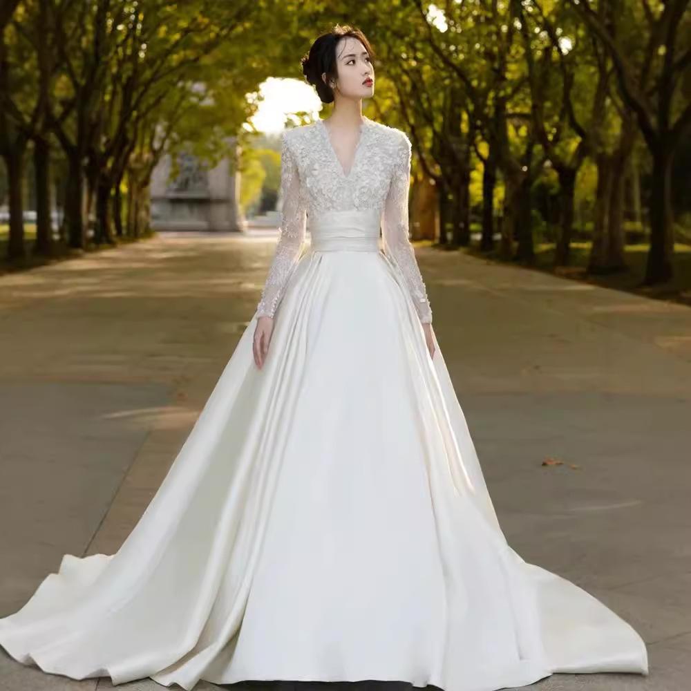 Satin Schwere Industrie Hochzeitskleid Braut 1011 Neues Sommer Hauptkleid Hohe Textur Kleine Lange Ärmel Retro