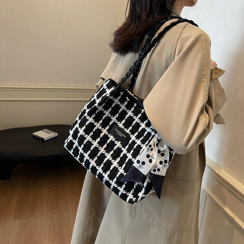 

Batch bags, women s bags, new coarse woolen large-capacity tote bags, shoulder messenger bags in autumn and winter 2025 33*12*25