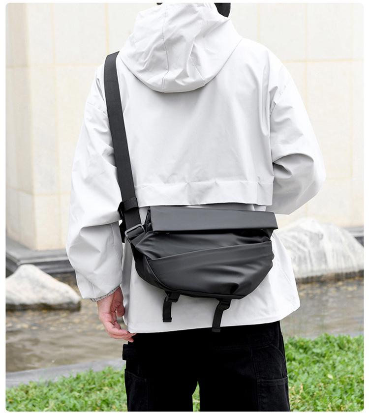 Herren Trendige Motorrad-Brusttasche mit großem Fassungsvermögen und Magnetverschluss