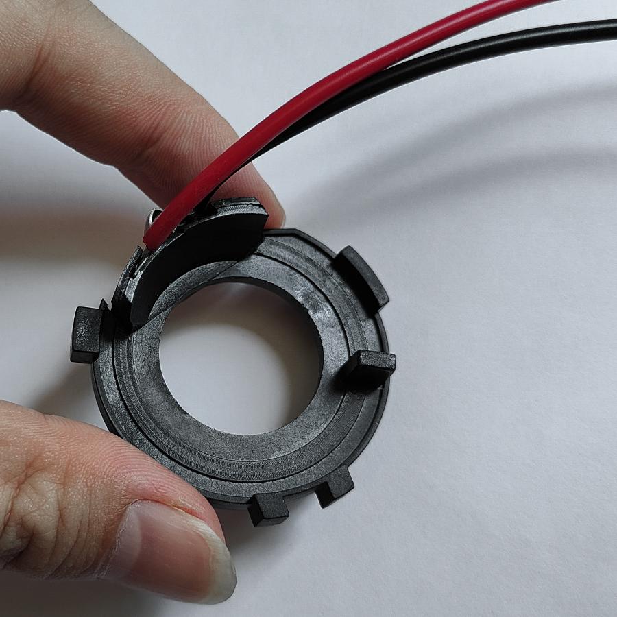 New 2Pcs H7 LED Adapter Holder Retainers For Volkswagen Golf 7 MK7 Headlight Bulb