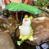 Handcrafted Frogs Garden Statue On Lotuses Leaf Suitable For Fish Tanks Garden Desktop Patios Tabletop Decoration Piece