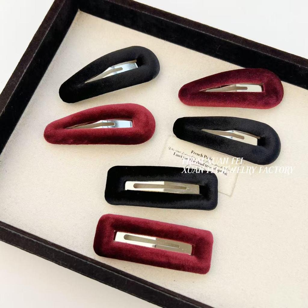 Retro Velvet Hair Clip: Fashionable, High-End Flyaway and Bang Accessory