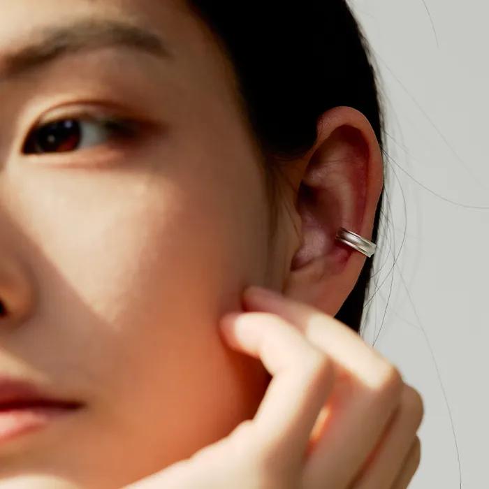 BRE-26SS2 In Logo Archive Ear Cuff