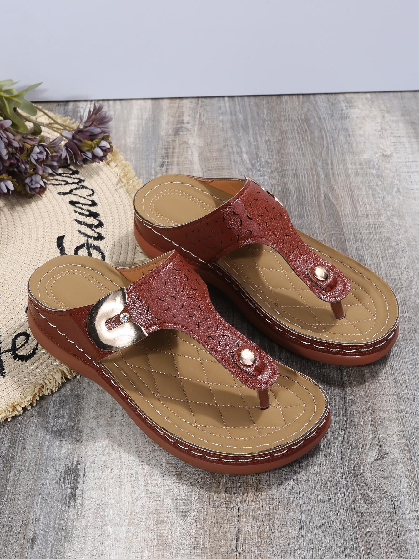 

Жіночі тапочки великого розміру весна-літо 2024, нова мода, шльопанці на низькій каблуці, пляжні тапочки, жіночі 44 темно-коричневого кольору