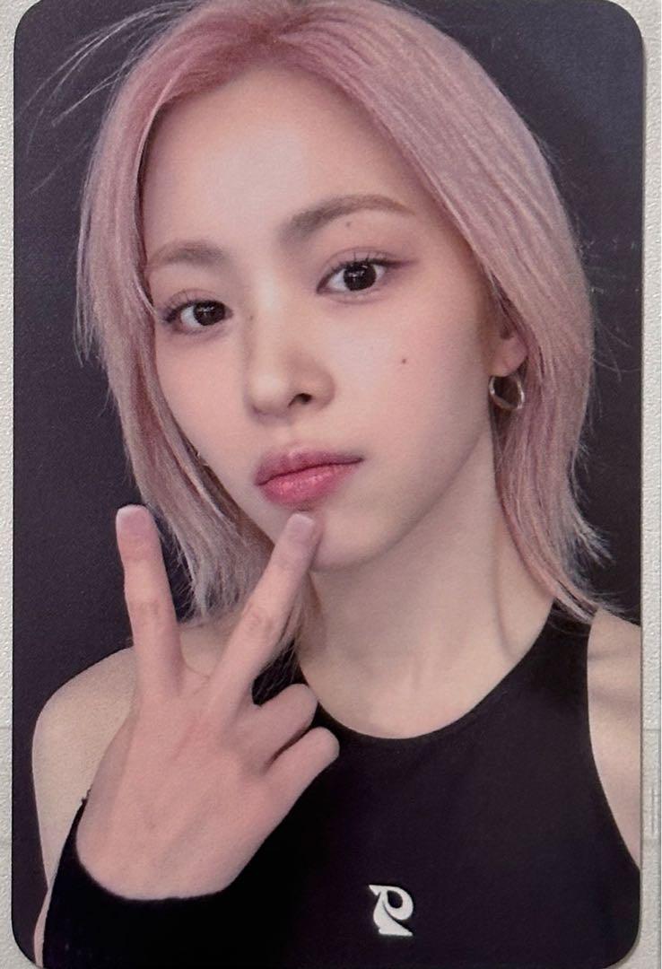 

[USED] ITZY born to be Ryujin everline autograph session trading card