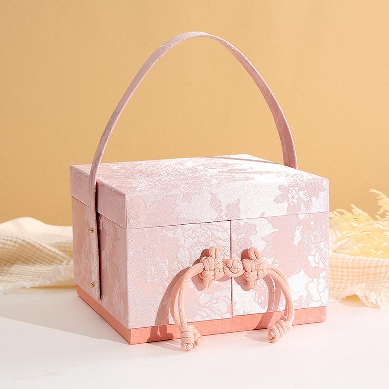 

Chinese Style Gift Box: Perfect for Engagements, Birthdays, Weddings, Bridesmaids, or New Year Celebrations