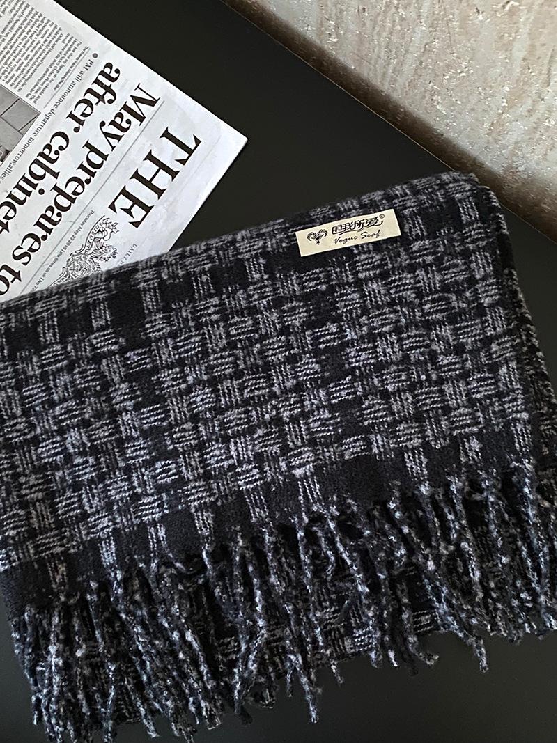 

Jiangzuo Maillard Plaid Scarf - Korean Style, Trendy & Warm for Autumn/Winter, W700 One Size