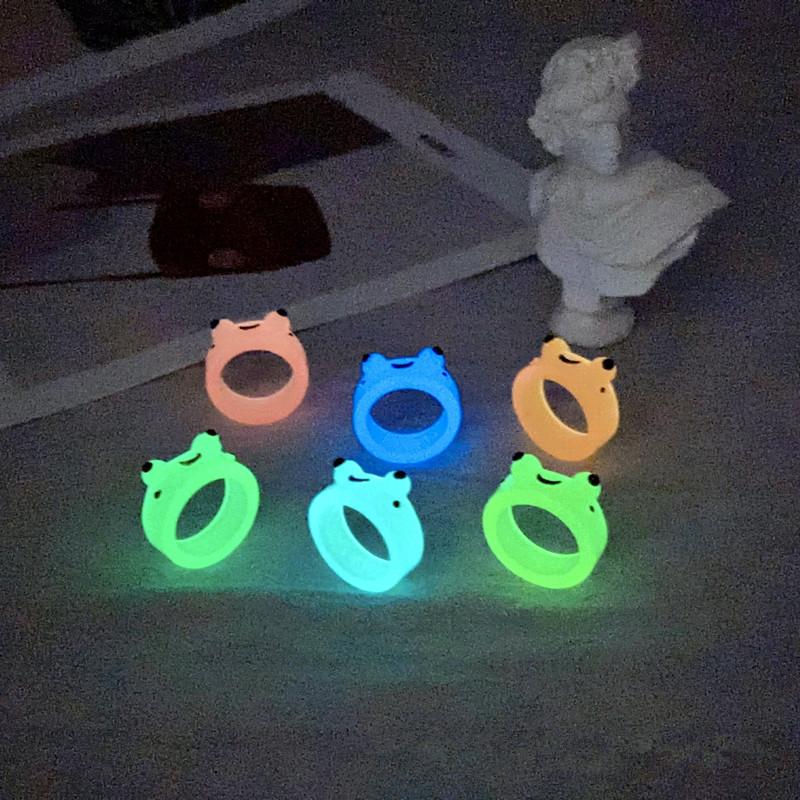 Glow Frog Resin Ring Colorful Acrylic Frog Rings Personality Animal Cartoon Cute Finger Ring Animal Jewelry Girlfriends Gifts