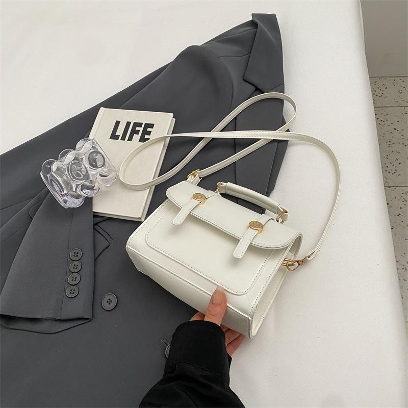 Temperament Commuter Retro Fashion Handbag 2025 Winter New Versatile Ins Solid Color Texture Messenger Small Square Bag