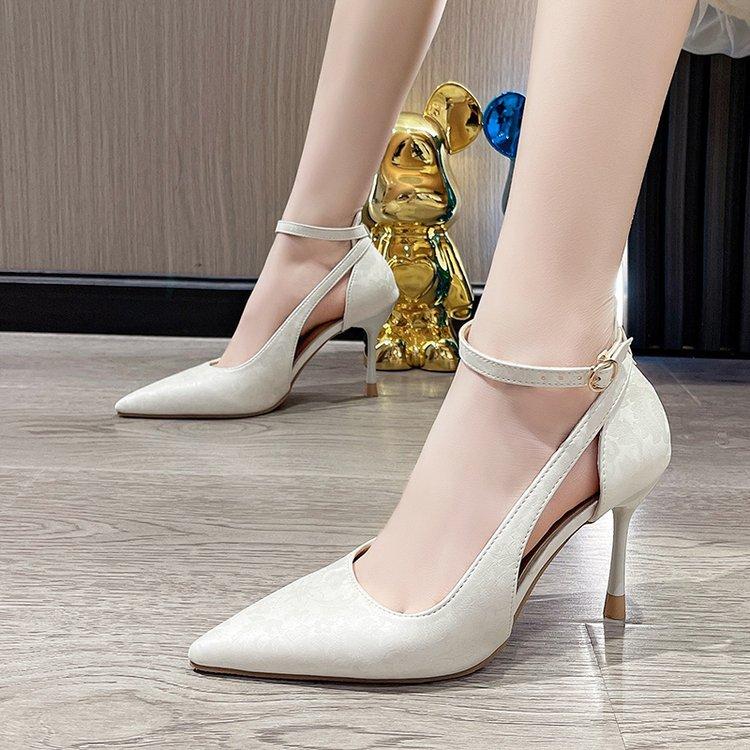 

Знаменитость новый китайский стиль древний рифм с ципао туфли на высоком каблуке лето атласная печать сумка на одно слово голова полые сандалии женские 39