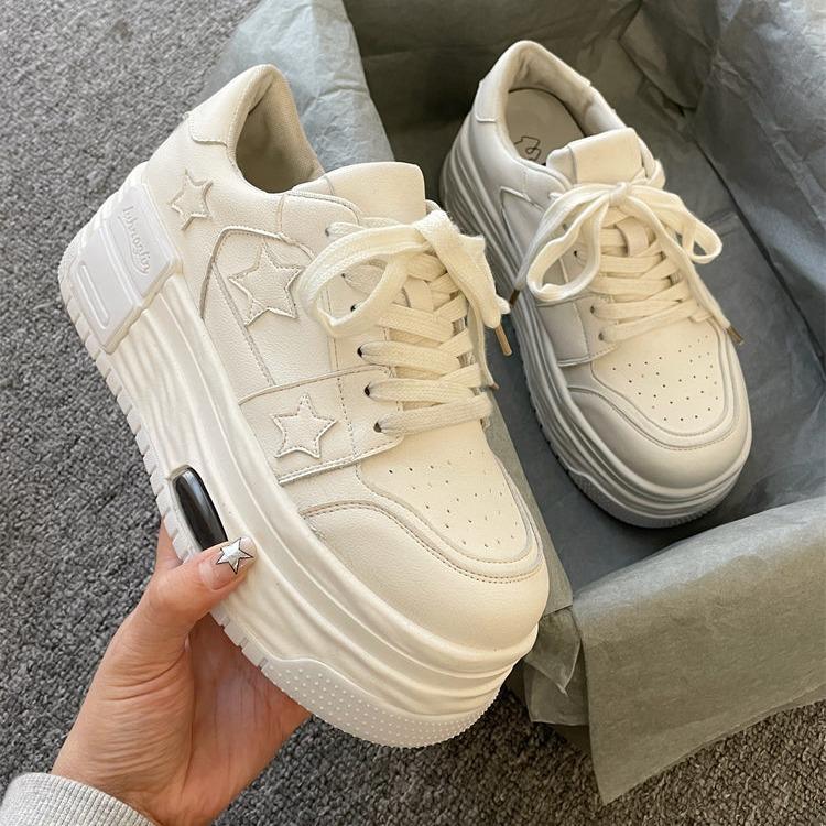 White shoes women's 2025 new sports shoes autumn explosion niche thick sole heightening college style white shoes board shoes