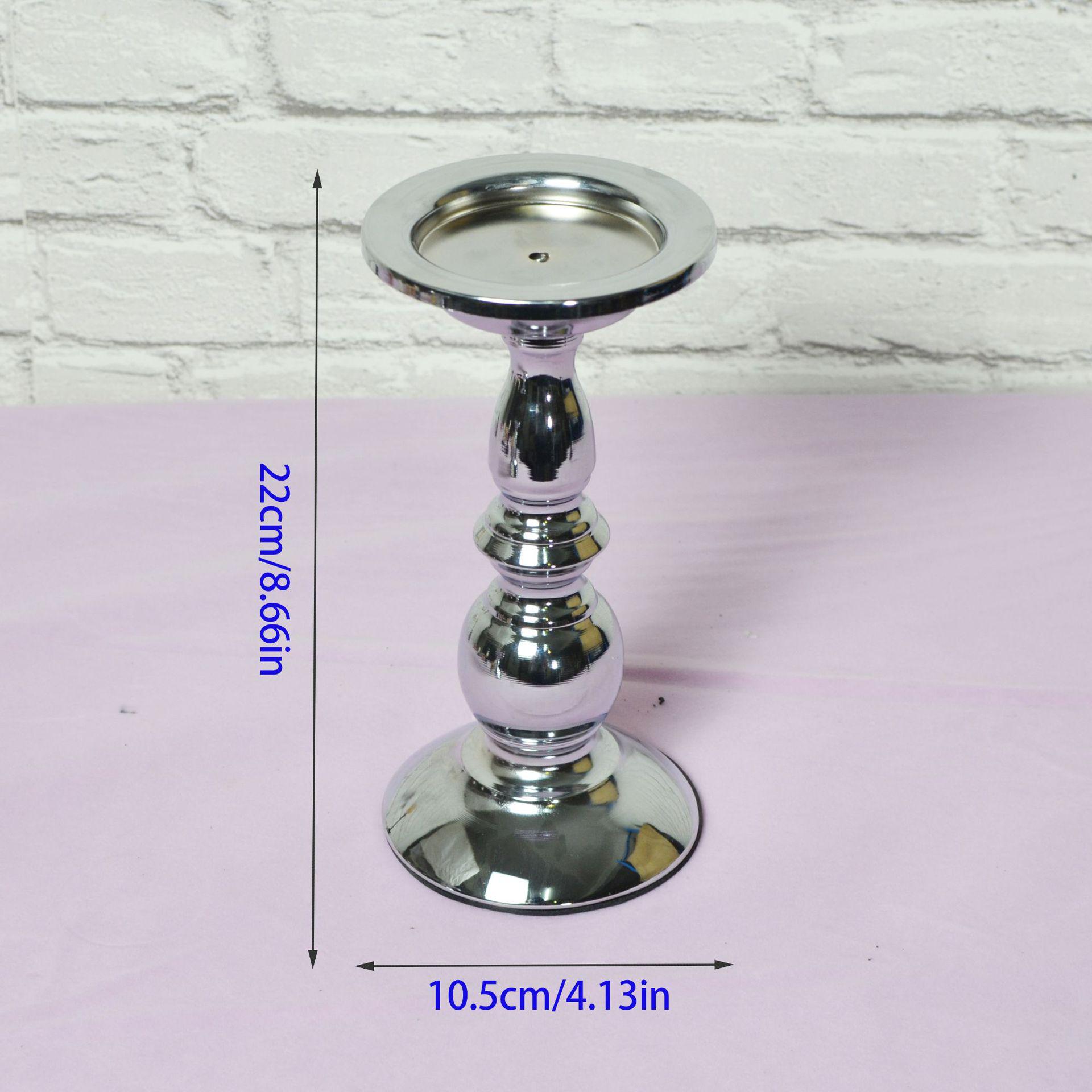 

Многоцветный подсвечник из кованого железа: Декор для атмосферы ужина при свечах