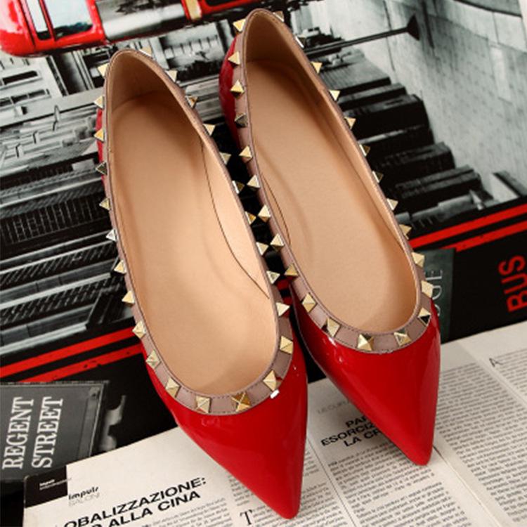 Fashion Small Size 31 32 33 Flat Shoes for Women Spring and Autumn Rivet Pointed Flat Shoes Shallow Large Size Shoes for Women 44 45