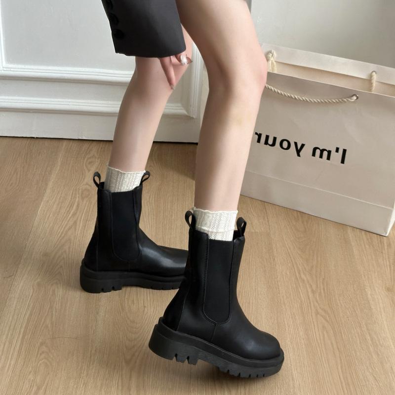 Fashion British style Chelsea short boots 2025 autumn and winter new round head versatile large size platform Martin boots women