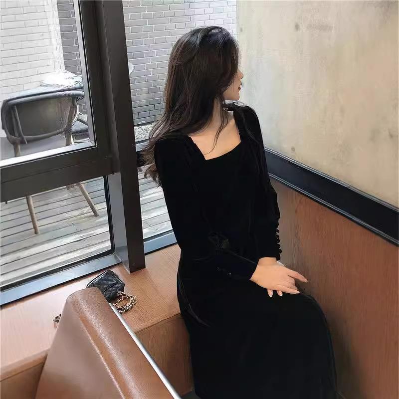 Square Neck Internet Celebrity Mid-length Long-sleeved Velvet Dress for Women In Autumn and Winter Korean Style New Slim Fit and Slim-fit Design