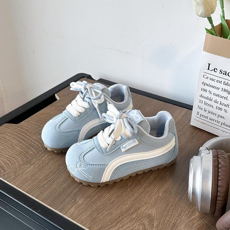 

Girls 2025 Fashion Skate Shoes - Soft Sole Casual Sports Sneakers for Kids Size 29 - 18.5cm синій