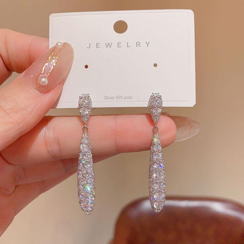Individually Exaggerated Water Droplet Earrings, High-end and Atmospheric Earrings, Long and Fashionable Earrings