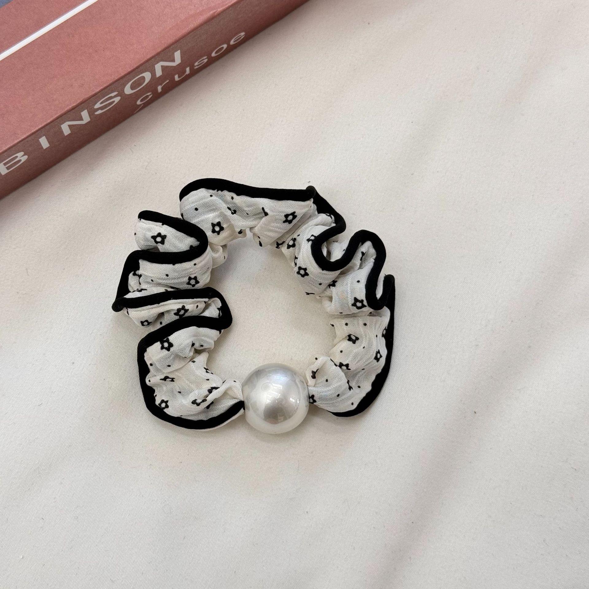 

Резинки для волос скранчи завязки корейские аксессуары эластичные для девочек женщин жемчуг винтаж дизайнерские цветы популярные ведущие модные