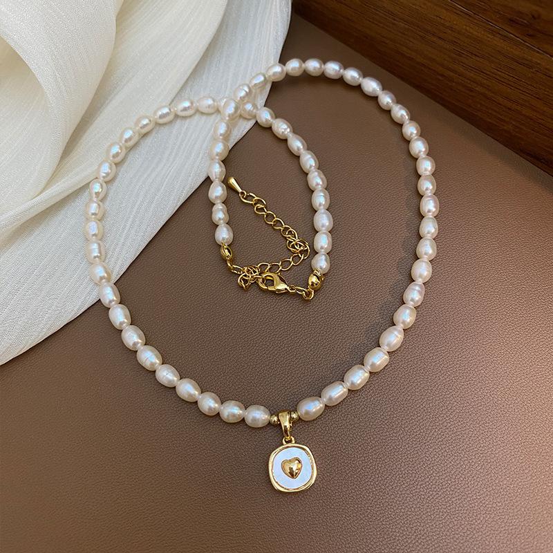 Rice Grain Freshwater Pearl Necklace Fritillary Love Pendant Female Simple Fashion Temperament Freshwater Pearl Clavicle Chain