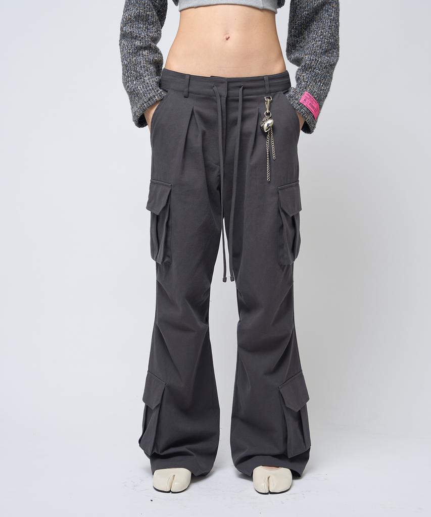 320SHOWROOM 4Cargo Pocket Pintuck Keyring Straight Pants Charcoal