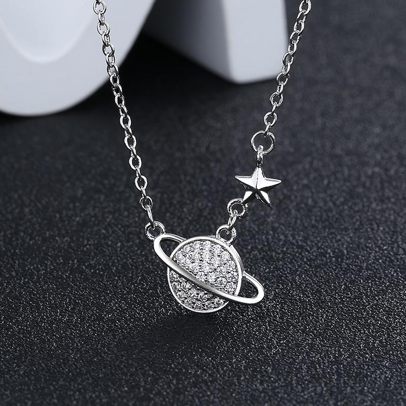 Chic Globe Charm Clavicle Necklace - Popular European & American Style for Women