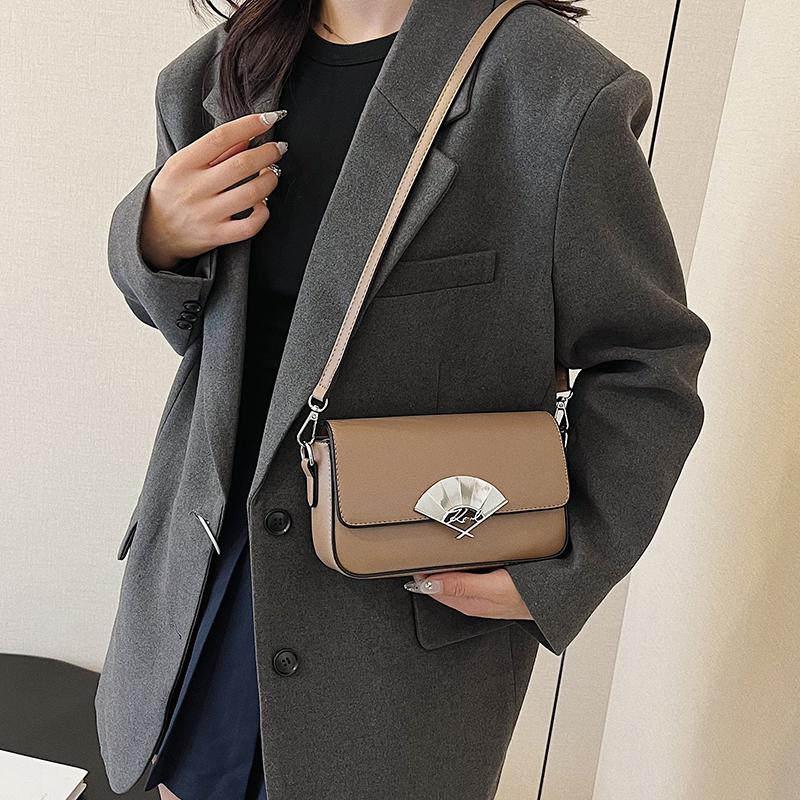 Light Luxury Fashion Crossbody Bag for Women New Personality In Simple Fashion One Shoulder Axillary Bags