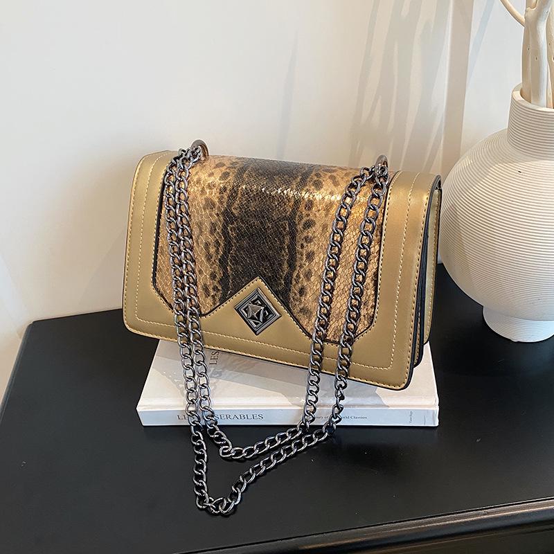 

Elegant Women s Crossbody Bag: Versatile, Large Capacity, Fish Scale Pattern with Chain Strap