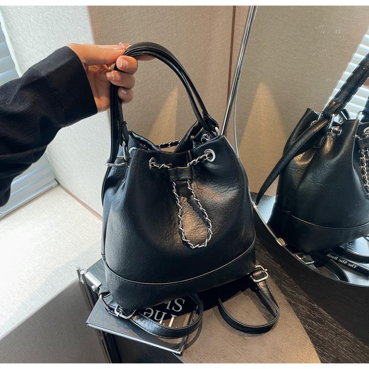 

Рюкзак женский 2024 года, новая мода, High Sense, нишевый ретро-многофункциональный уличный трендовый рюкзак через плечо чёрный