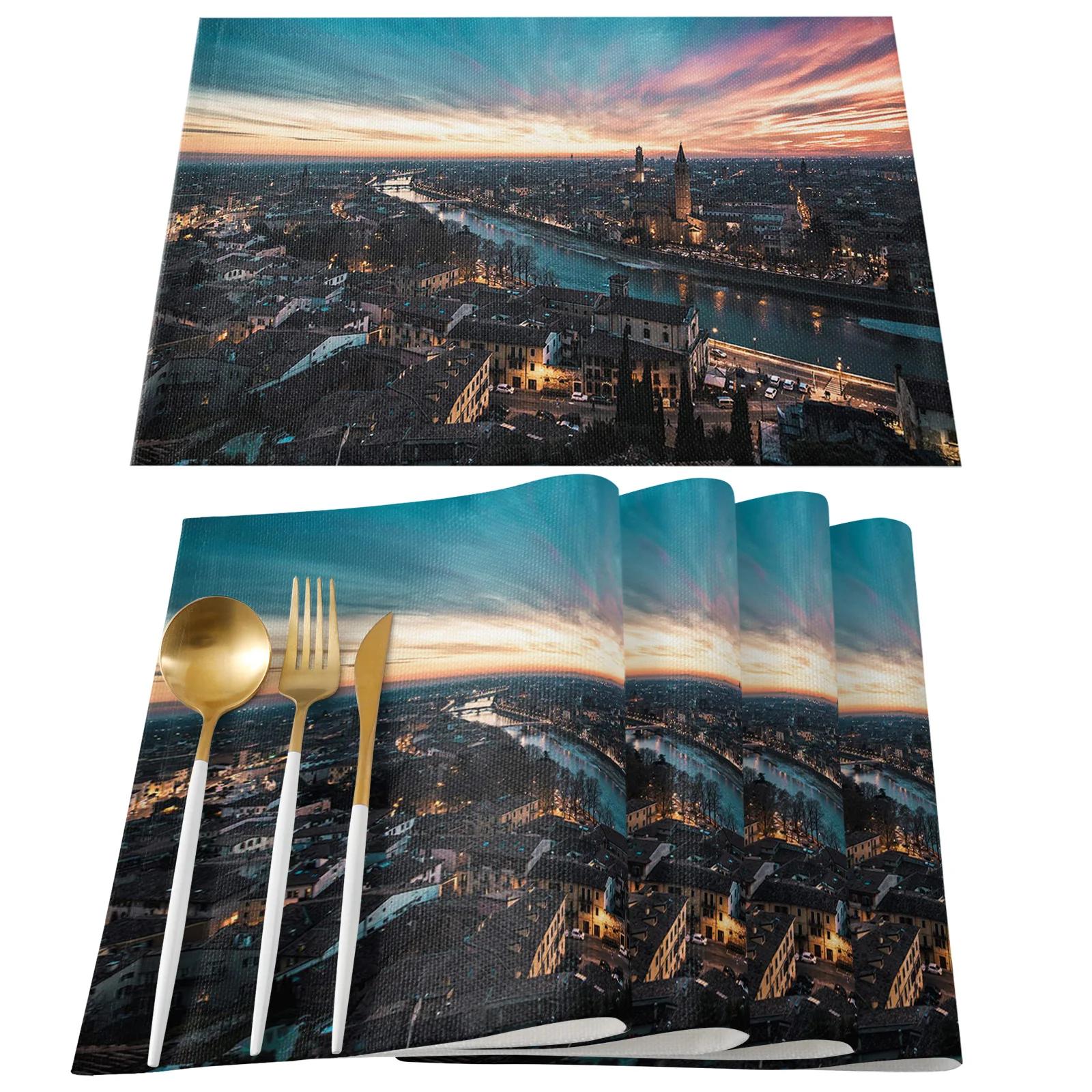 

New York City Skyline Print Placemat Set, Cityscape Place Mats,Washable Dining Table Mat for Wedding Holiday Party Kitchen Decor 2pcs 30x45cm