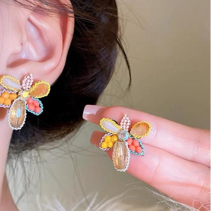 

Fashionable Flower Crystal Ear Studs Korean Style Versatile Design Sophisticated And Lightweight Delicate Luxury Earrings Wo For
