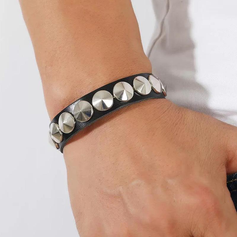 Gothic Punk Star Spikes Rivet Skull Studded Bracelet Black White Pu Leather Bracelets for Men Women Jewelry Fashion Accessories