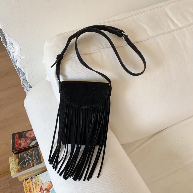 

Retro ethnic style matte fringed bag women s 2025 autumn new fashion niche foreign style messenger bag small satchel чёрный