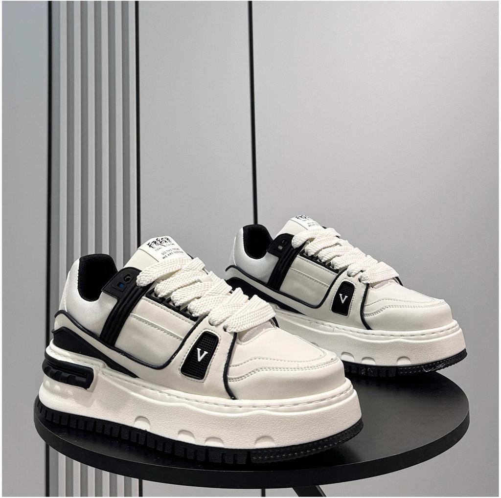 Scarpe casual autunnali originali nuove di nicchia, scarpe da ginnastica bianche per giovani
