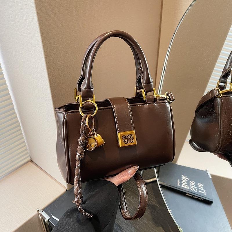 Retro texture fashionable portable small square bag women's autumn and winter new niche versatile shoulder messenger bag