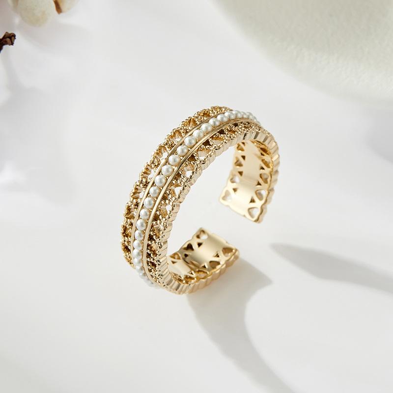 

Горячо продаваемое высококлассное и взрывное кольцо с полым отверстием в форме сердца из кружева цвета светлого кофе, милое и крутое смешанное и многослойное регулируемое кольцо